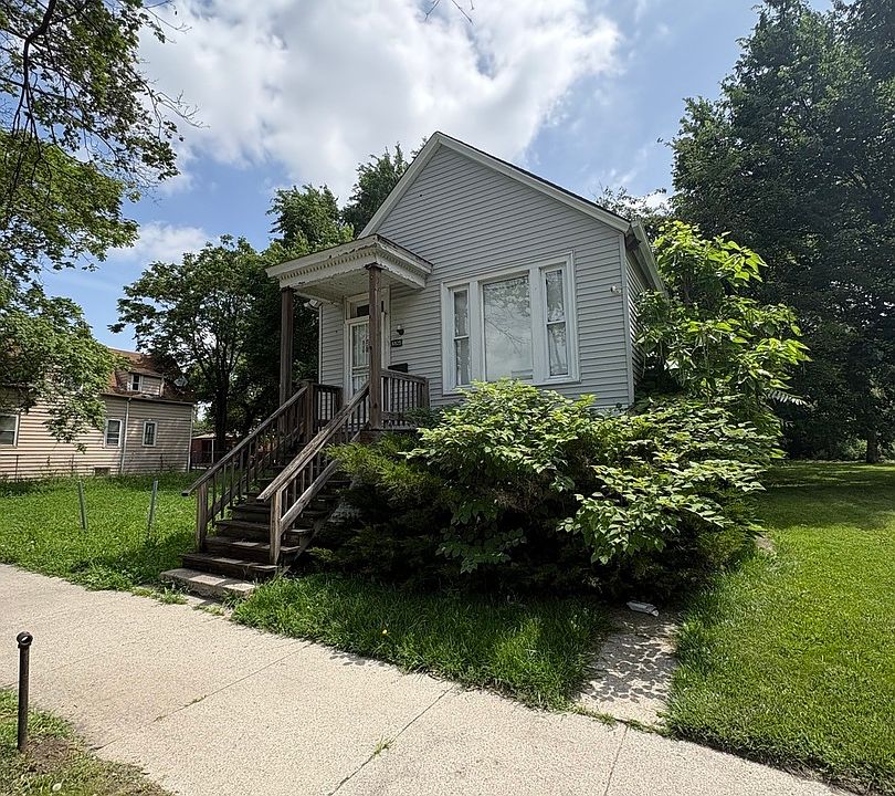 1st image of 6925 S May St