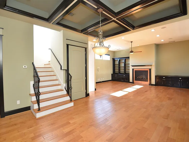 1818 Binz St #E — Photo 9