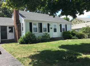 19 Oak Hill Dr, Cranston, RI 02920
