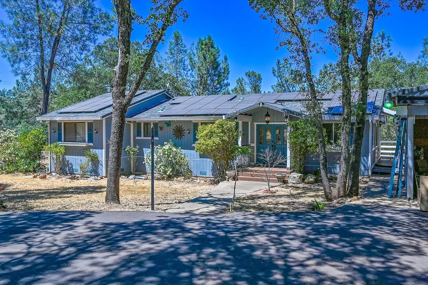 1431 Winding Way photo 1