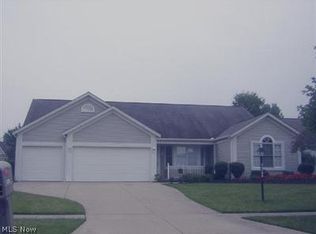 22395 Country Meadows Ln, Strongsville, OH 44149