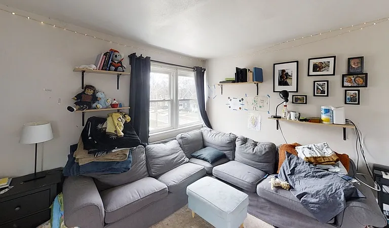 1401 Golden Ave #4 — Photo 2