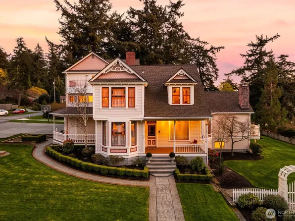 303 7th Street, Anacortes, WA 98221