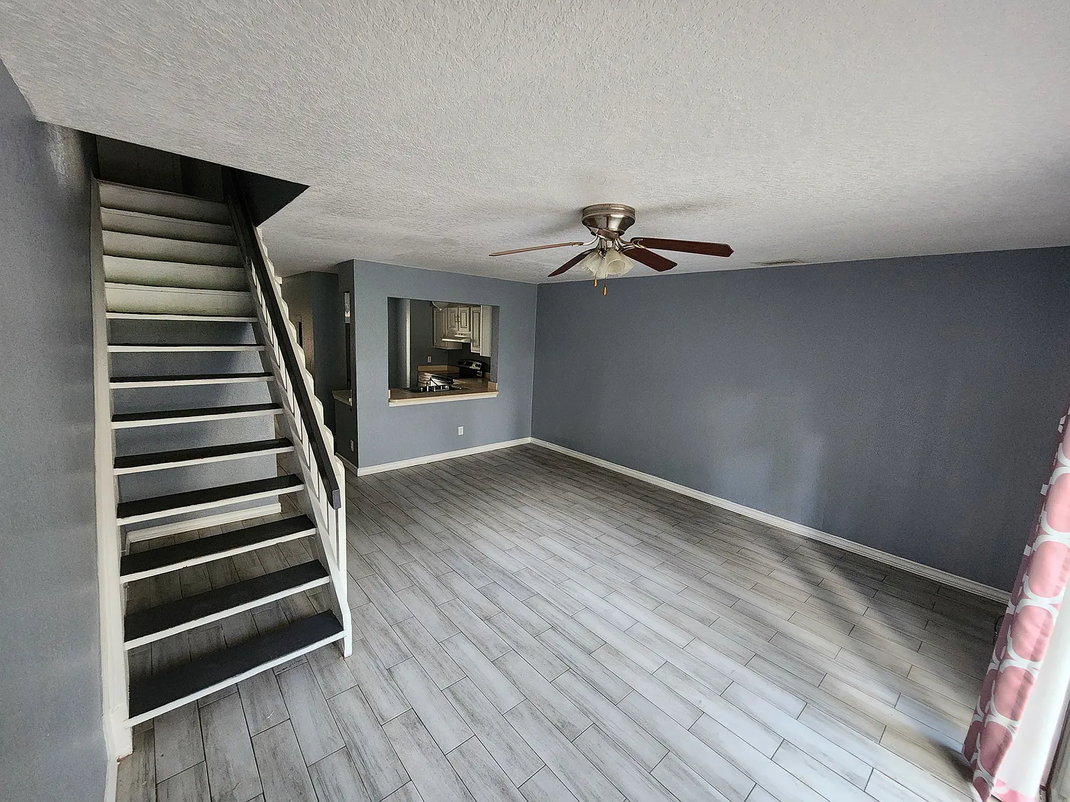 2 bed, 2.5 bath, 1088 sqft, $2,000 — Photo 3