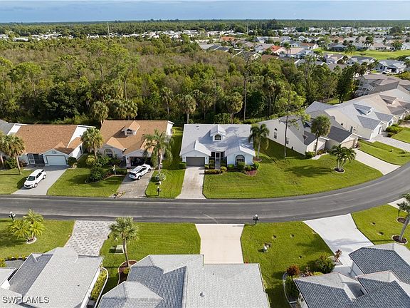 4th image of 3894 Sabal Springs Blvd
