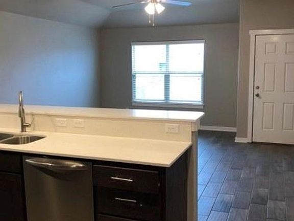 5th image of 501 W Weymouth