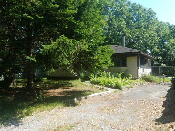 3rd image of 164 Grand Ave