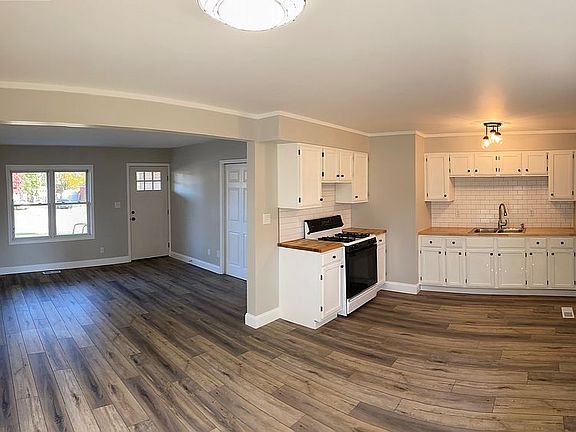 4th image of 10704 Leelah Ct