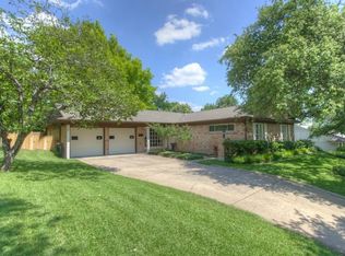 1901 Malibar Rd, Fort Worth, TX 76116