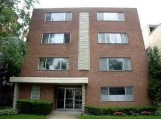 2722 Central St, Evanston, IL 60201