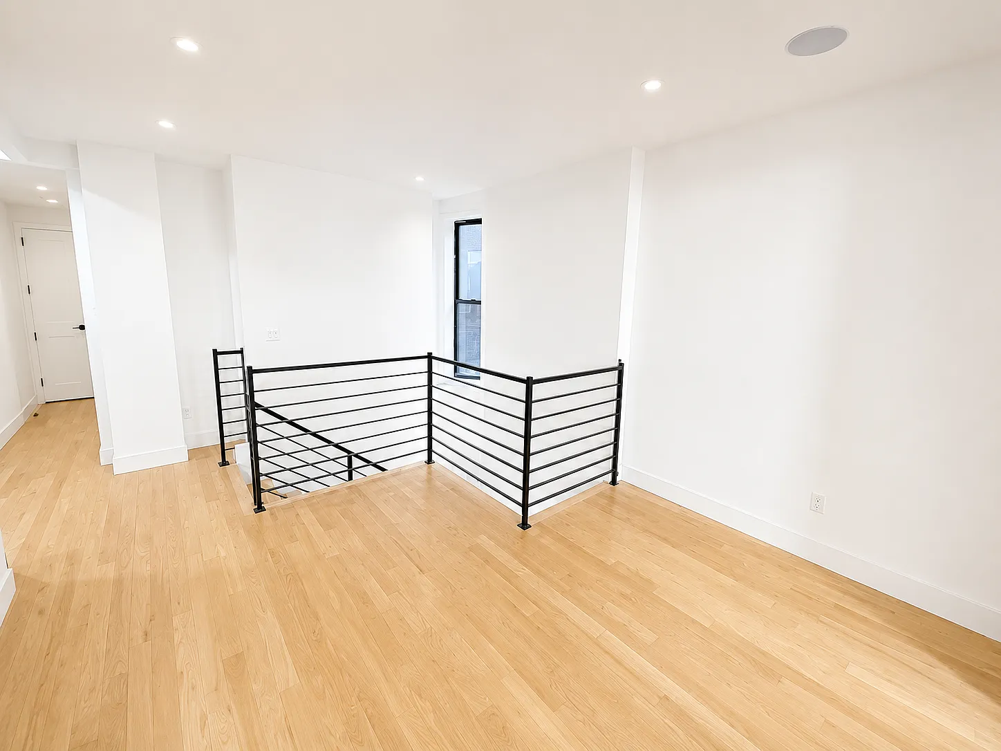 1020 Putnam Avenue — Photo 3