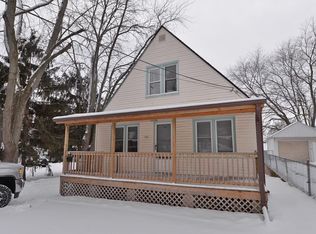 932 S Emmertsen Rd, Racine, WI 53406