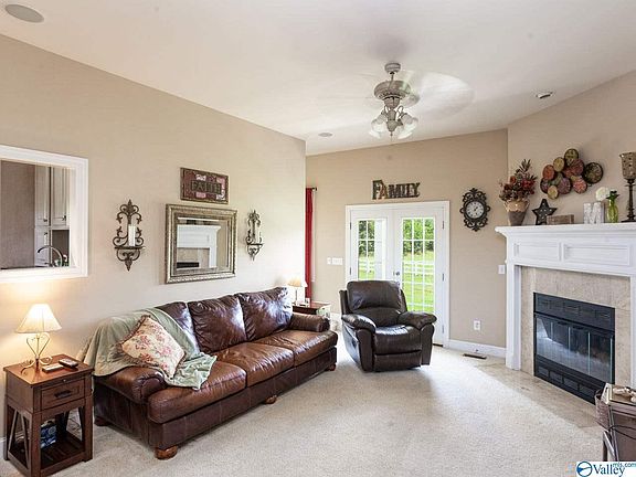 5th image of 384 Saint Clair Dr