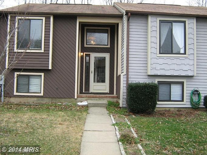 1st image of 513 Greenblades Ct