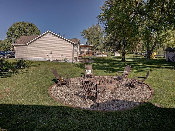 5th image of 944 Catalina Dr