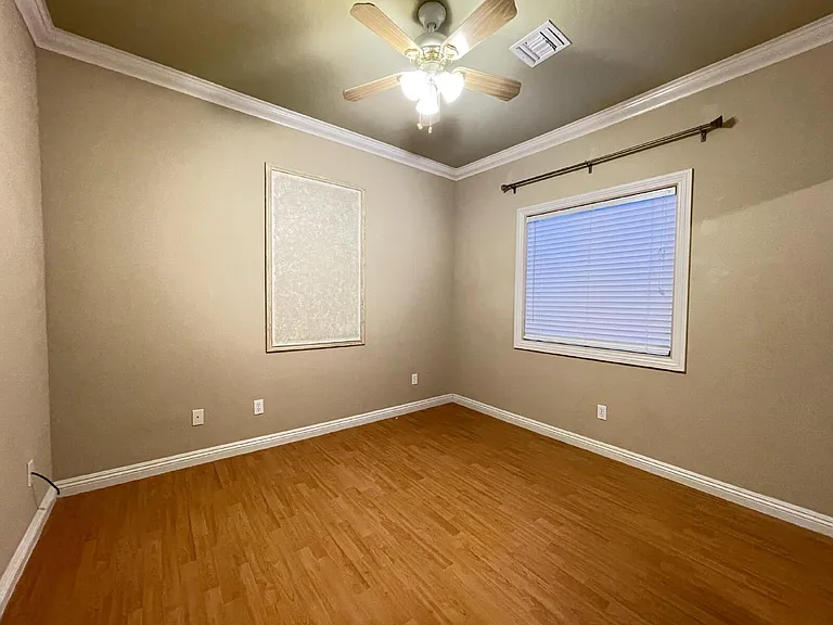 2549 Country Club Dr — Photo 17