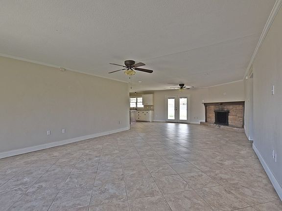 3rd image of 1318 Bonham Ave