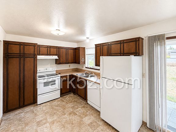 4th image of 22306 42nd Ave E