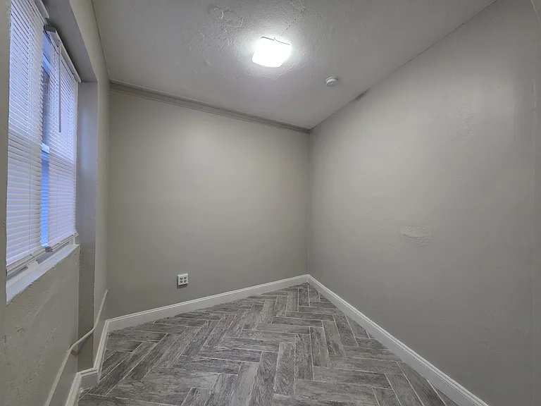 75 Whitney Ave #2A — Photo 6