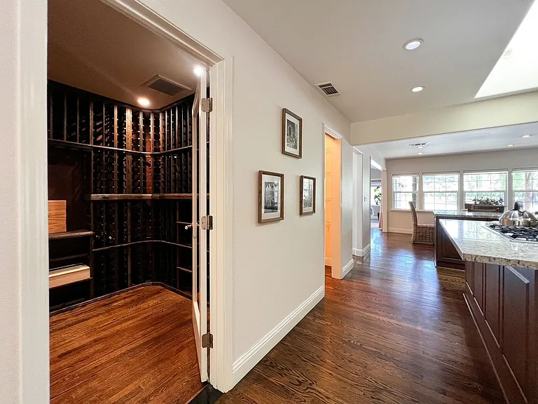 1022 Berry Ln — Photo 13