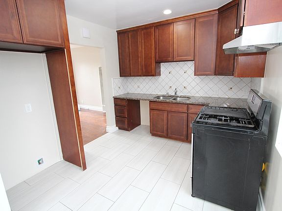 2nd image of 3856 W 135th St