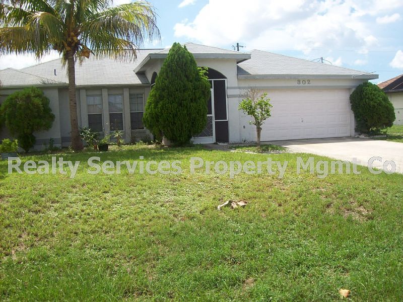 1st image of 302 NE 18th Pl