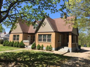 814 E Sycamore St, Monett, MO 65708