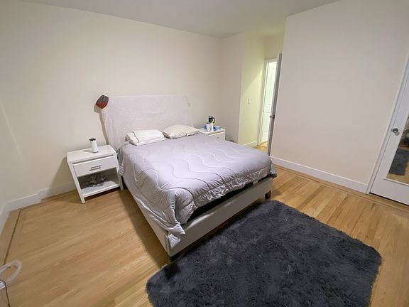4th image of 303 E 37th St APT 1C