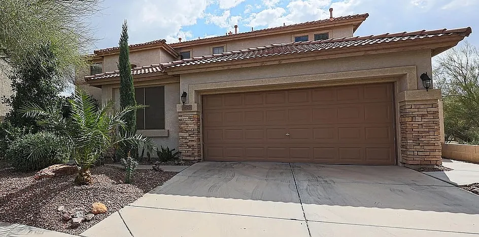 4 bed, 2860 sqft, $2,795 — Photo 2