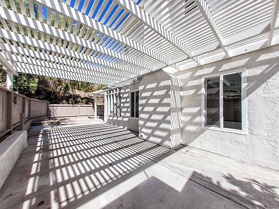 3rd image of 2588 Manzana Way