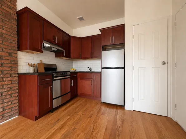 368 Hancock Street image 1 of 4