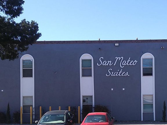 5th image of 5003 San Mateo Blvd NE #1