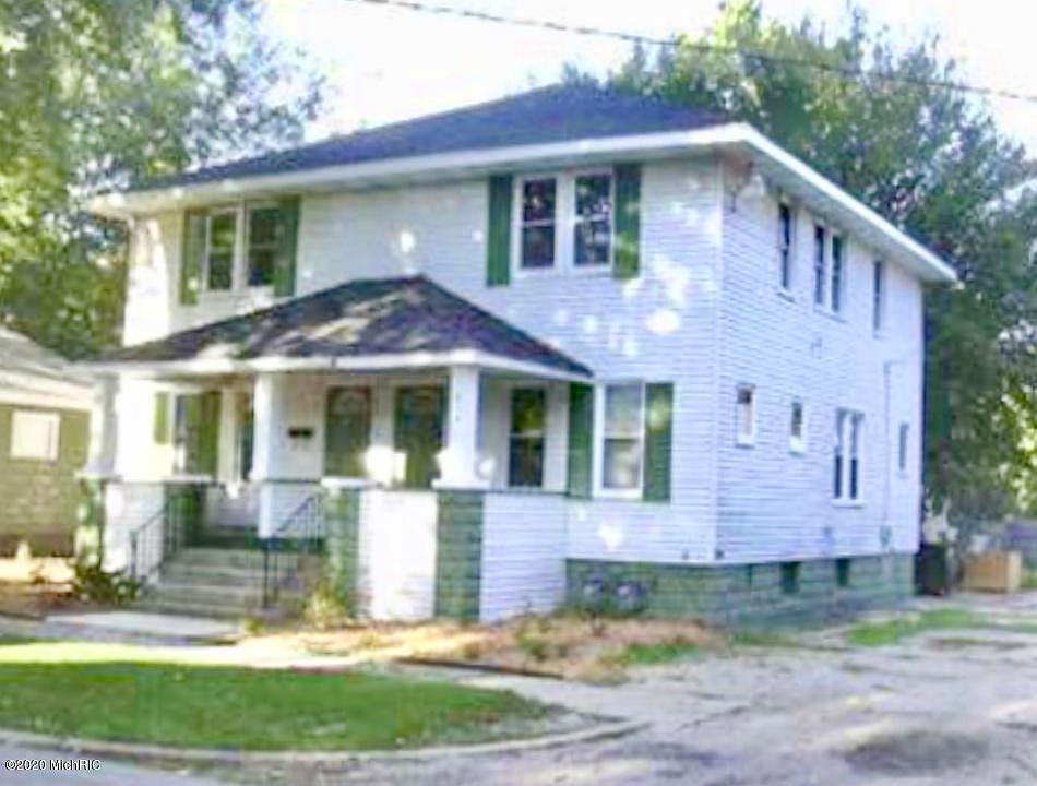 1st image of 216 N 11th St