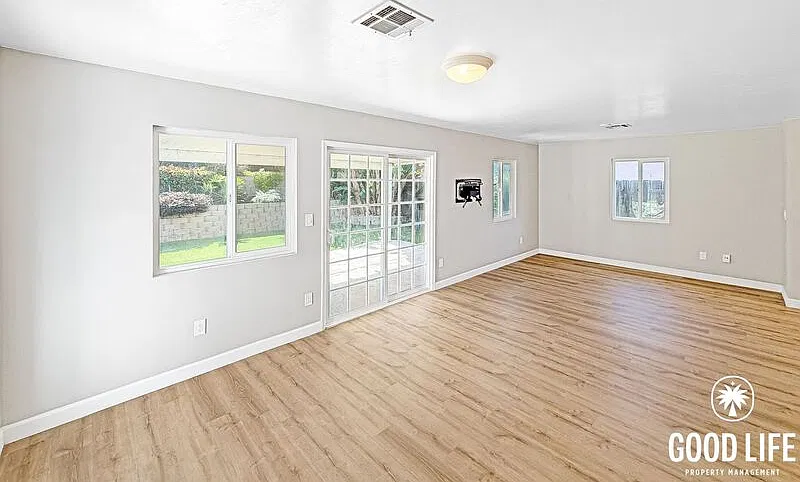 3 bed, 2.0 bath, 1326 sqft, $4,000 — Photo 3