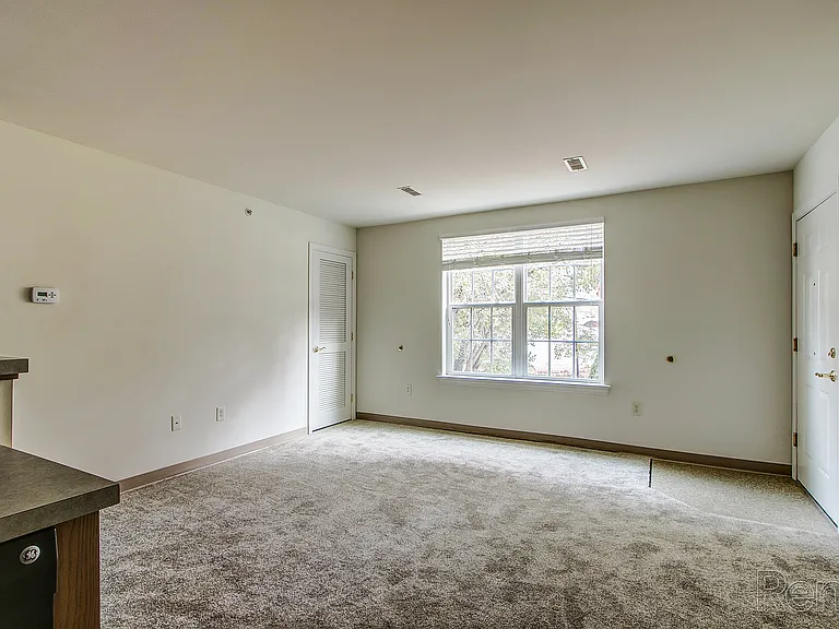 Hempfield Commons — Photo 16