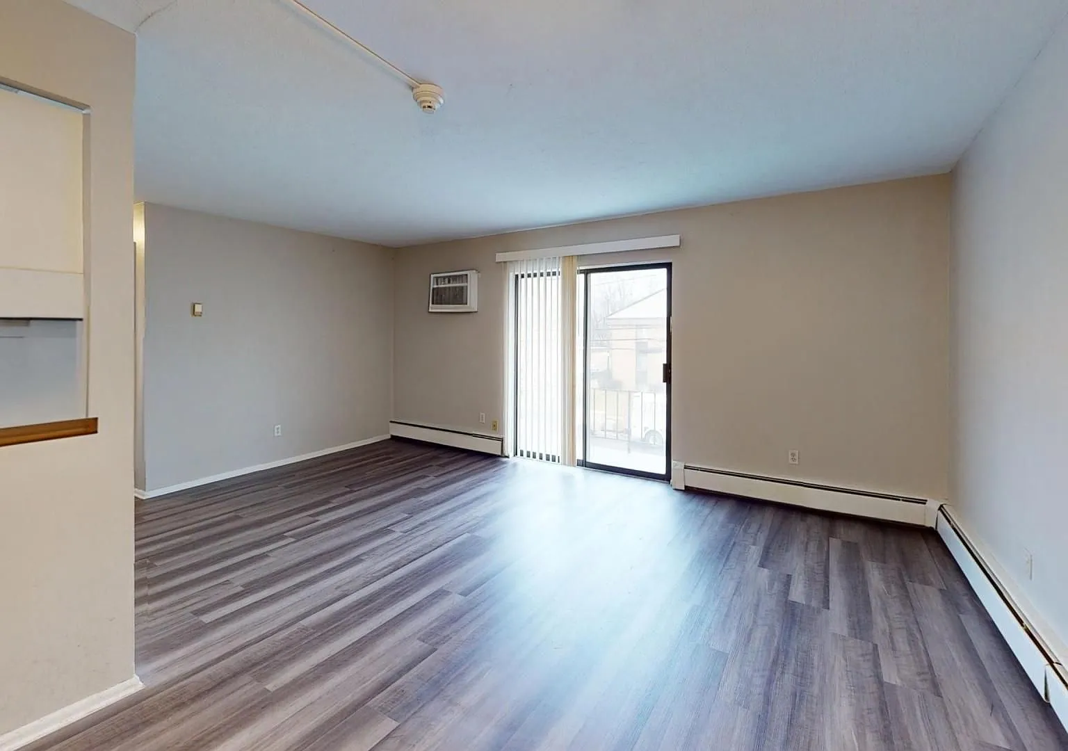 Maple Heights 2 Bedroom - Covered Parking — Photo 2