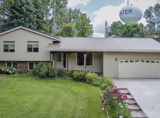 215 Yatsin Ave, Center, ND 58530