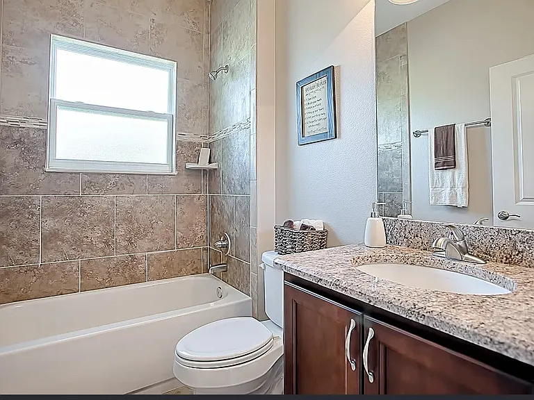 SE 26th Drive - 7305 - G Bathroom 1_06092026