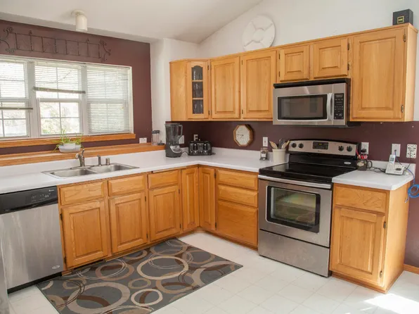 819 Spellman St, Mount Horeb, WI 53572