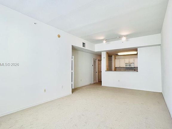 5th image of 1209 Main St APT 315