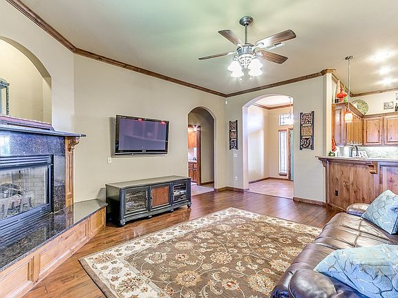 5th image of 12308 Ladonna Dr