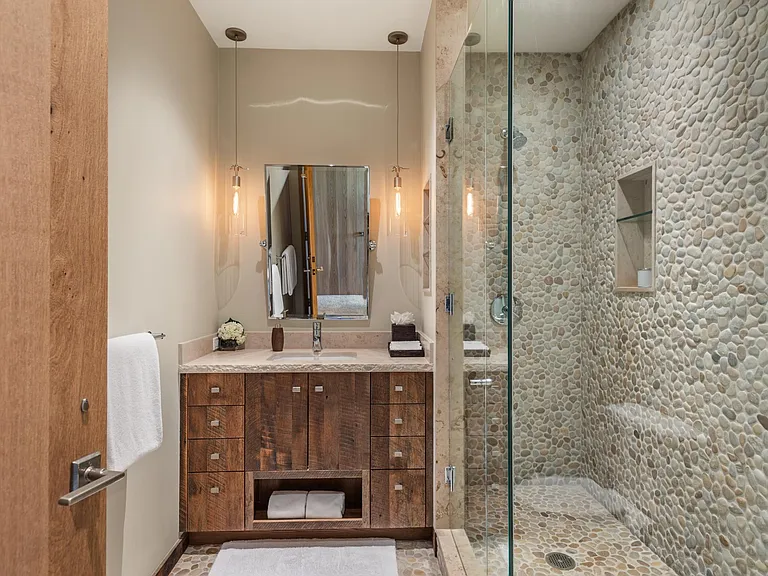 1044 Two Creeks Dr — Photo 28