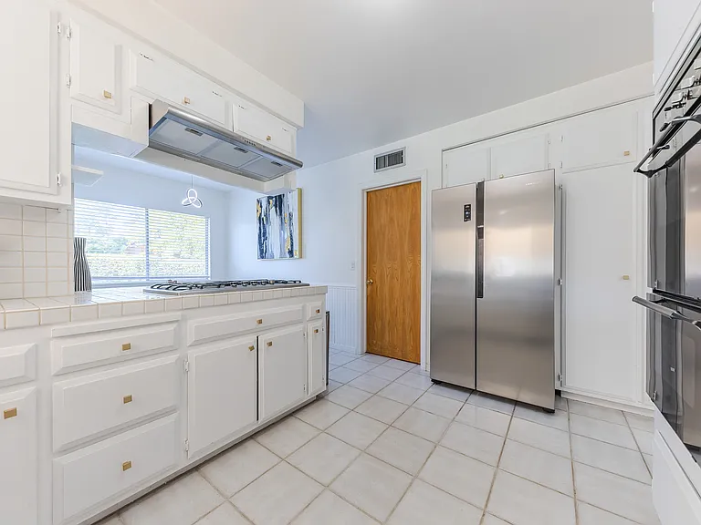 518 E La Sierra Dr — Photo 23