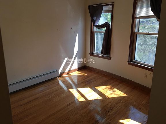 4th image of 133 Brook St #12057920