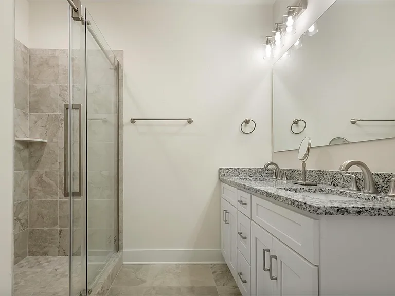 1577 Metropolitan Blvd #4 — Photo 15