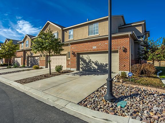 3rd image of 3006 S Tower Hill Way