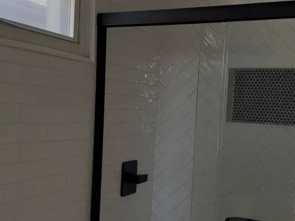 64 East 57th Street image 1 of 2