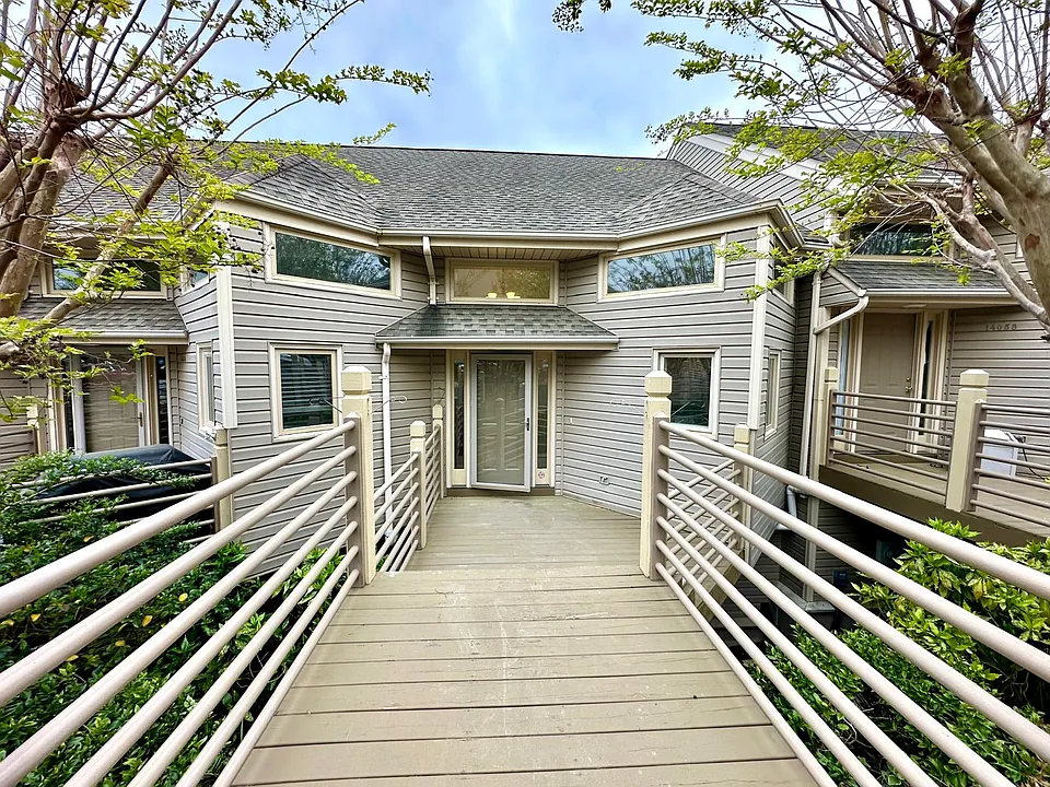14051 Queens Harbor Rd