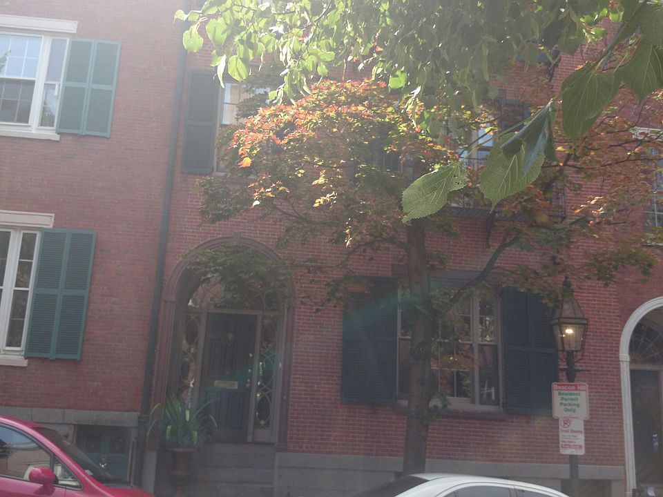 2nd image of 52 Chestnut St