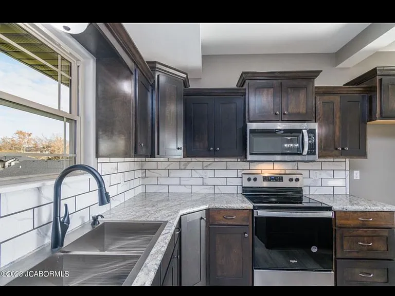 5706 Summerfield Ct — Photo 5